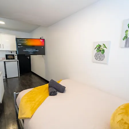 Compact Studios Available Close To Uob And 10Mins From The City! Birmingham Room photo