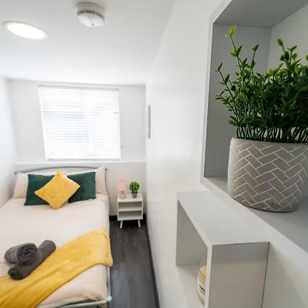 Compact Studios Available Close To Uob And 10Mins From The City! Birmingham Room photo