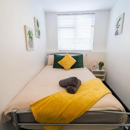 Compact Studios Available Close To Uob And 10Mins From The City! Birmingham Room photo