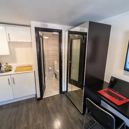 Compact Studios Available Close To Uob And 10Mins From The City! Birmingham Room photo