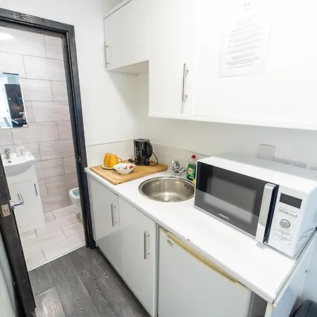 Compact Studios Available Close To Uob And 10Mins From The City! Birmingham Room photo