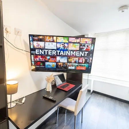 Compact Studios Available Close To Uob And 10Mins From The City! Birmingham Room photo