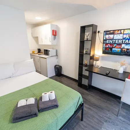 Compact Studios Available Close To Uob And 10Mins From The City! Birmingham Room photo