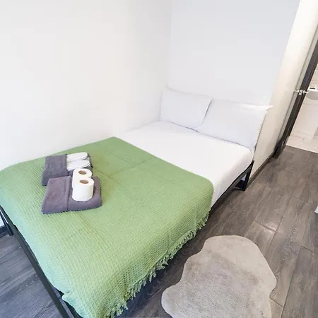 Compact Studios Available Close To Uob And 10Mins From The City! Birmingham Room photo
