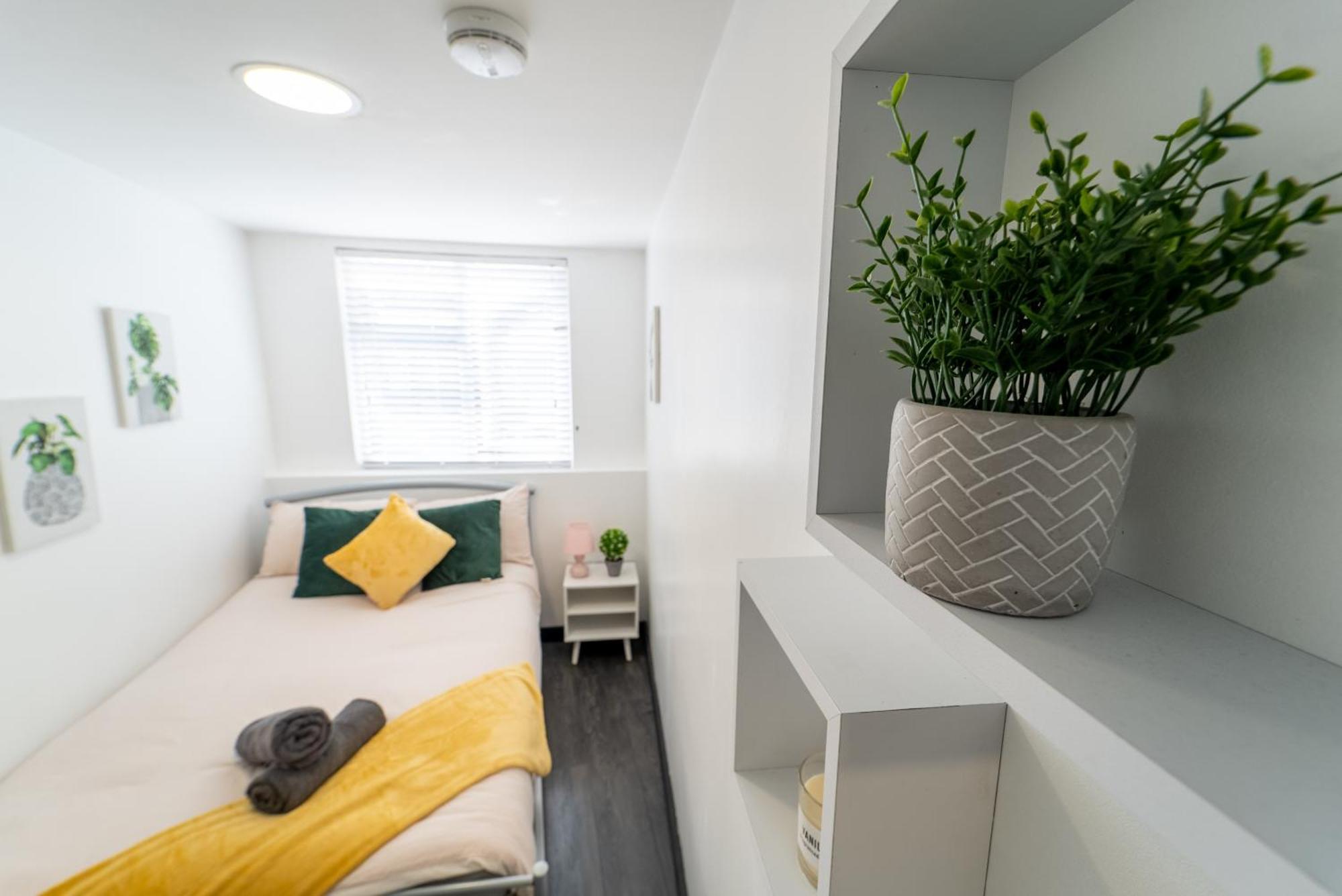 Apartment Compact Available Close To Uob And 10mins From The City! *