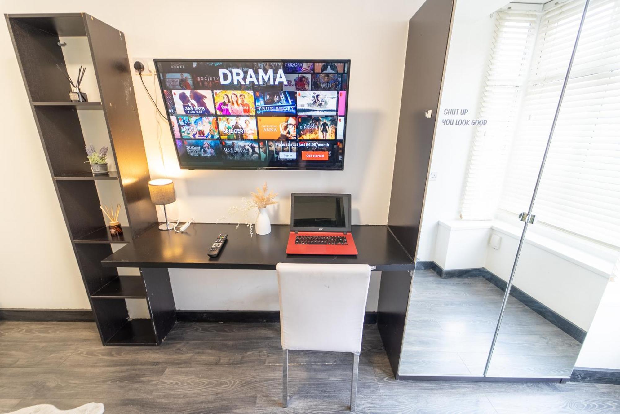 Compact Available Close To Uob And 10mins From The City! Апартаменты Бирмингем