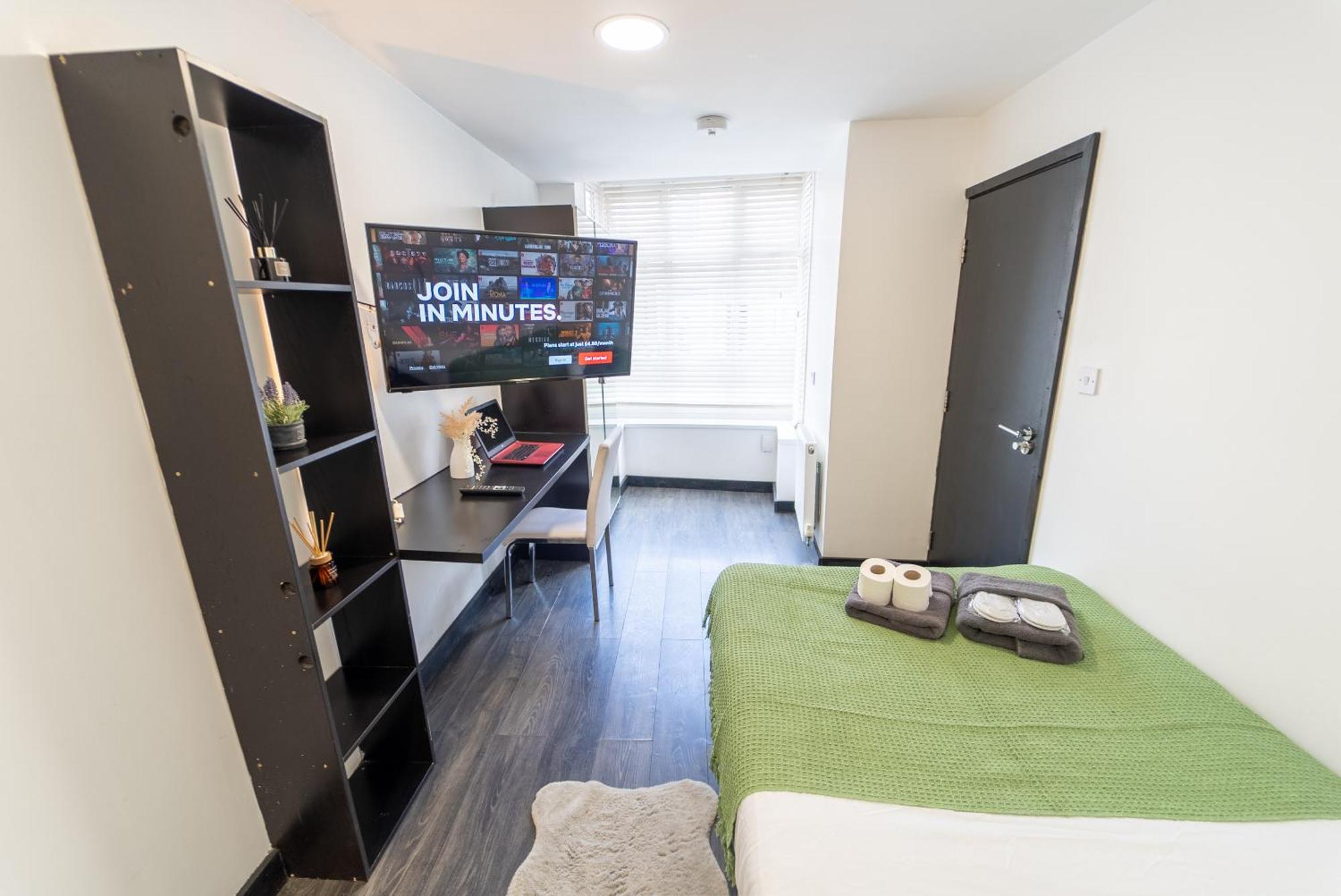 Compact Available Close To Uob And 10mins From The City! Бирмингем